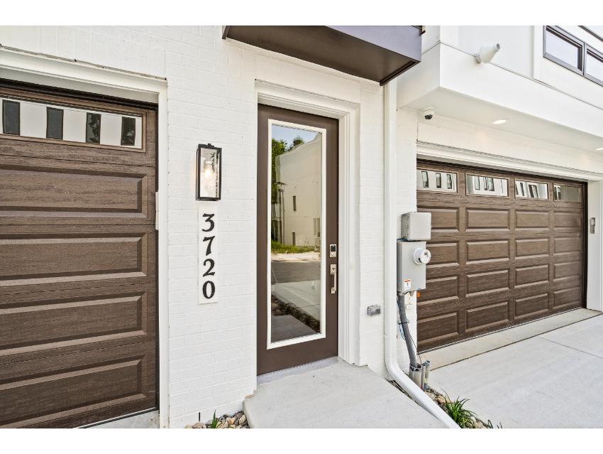 Crescent - 24ft-wide Townhome with Rooftop Terrace 